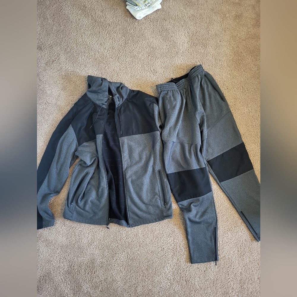 Mens XL Champs sports CSG track suit fleece